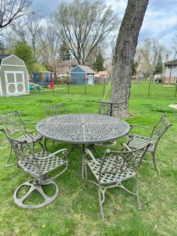 “ COST OVER $5.000 when new”Woodard Ramsgate Patio Set, Table With 6 Chairs And Umbrella Stand, Delivery Available If Needed