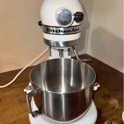 Vintage KitchenAid Hobart K5-A Stand Mixer - 5 qt Bowl Lift w/ Attachments