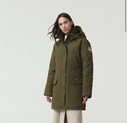 Authentic Canada Goose Womens Trillium Parka In Military green With fur 