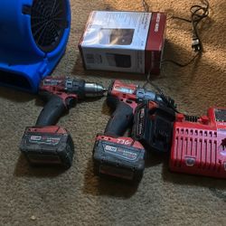 Two Wood  Drills Charger  Extra Batary Vaccum Led Light