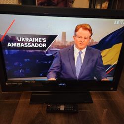 TV - Vizio
32"
remote included
works good
$15