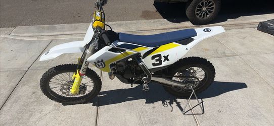 2022 Husqvarna dirtbike