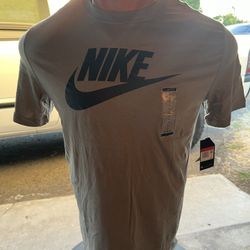 Nike T-shirt (large)