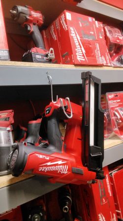 MILWAUKEE M18 FUEL 21° FRAMING NAILER (TOOL ONLY)