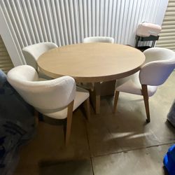 Universal Furniture Nomad Collection Dining Room Table & Chairs