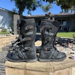 Moto riding boots