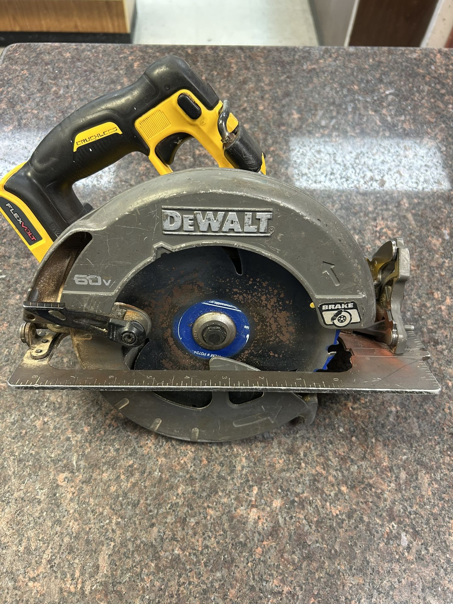Dewalt Flexvolt 7 1/4” Circular Saw TOOL ONLY