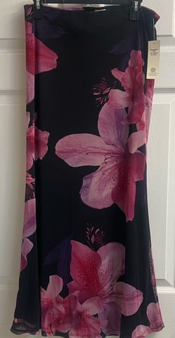 Brand new Juniors black lily print mesh maxi skirt size S