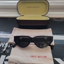 Women's Louis Vuitton Sunglasses With Case $150 Pickup In Oakdale 