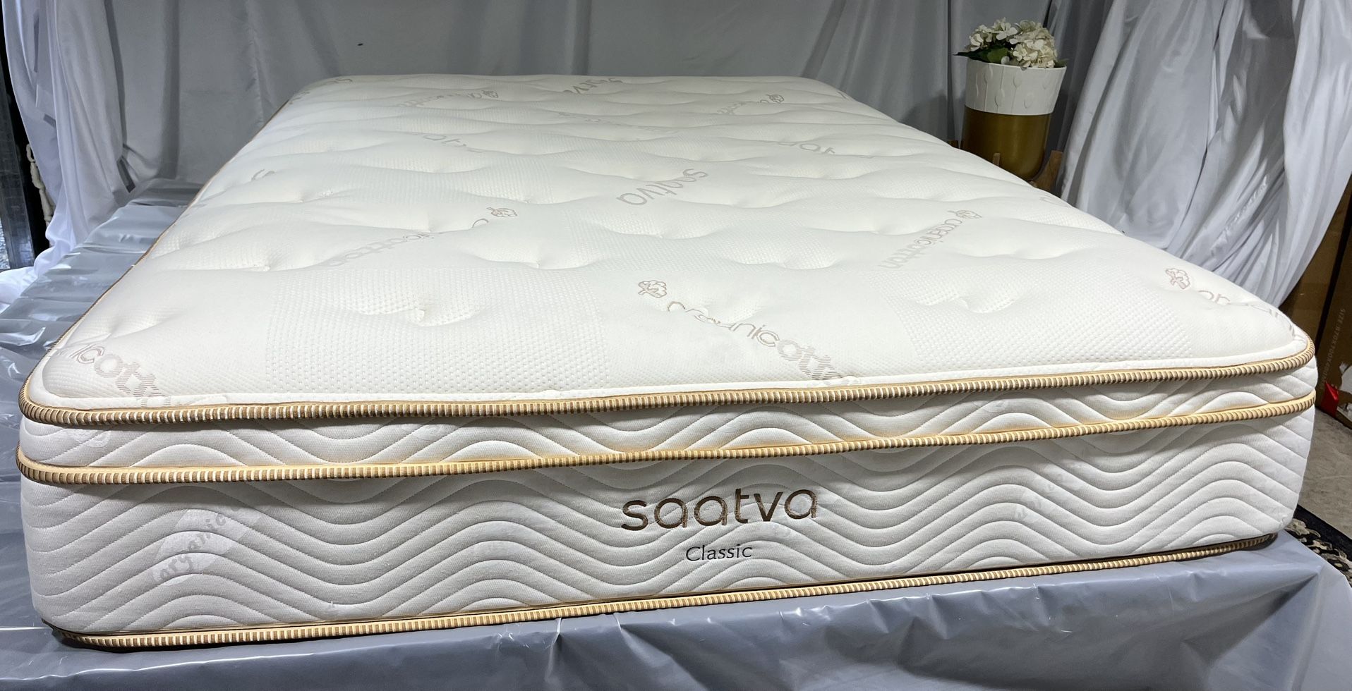 Saatva Classic Plush Soft 11.5” Mattress - QUEEN