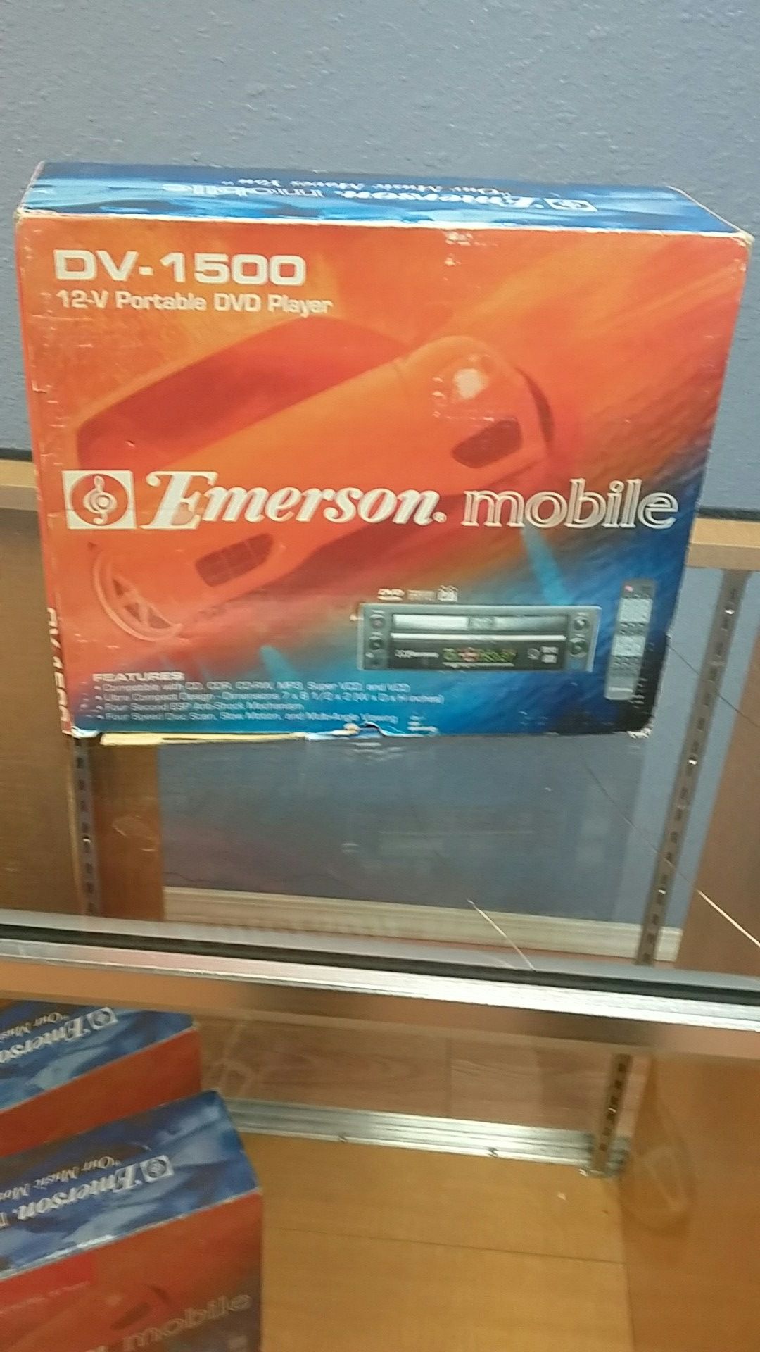 Emerson mobile Dv1500 12v portable Dvd player