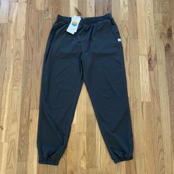 Vuori Women’s Boyfriend Jogger Kale Size Medium w/ Tags 