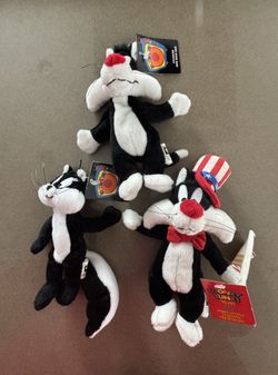 3 Sylvester plush toys from Looney Tunes