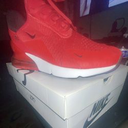 Nike 270