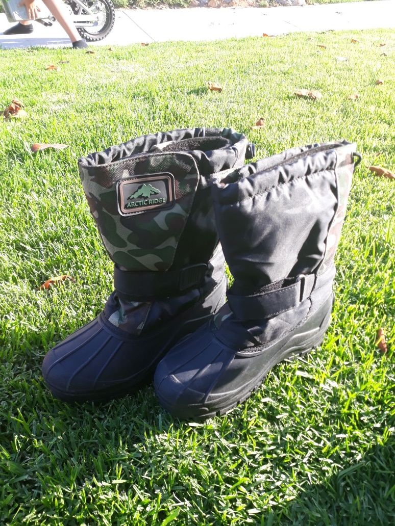 Kids snow and mud boots