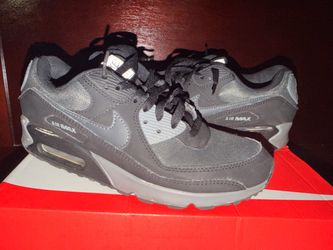 Air max 90 black size 9