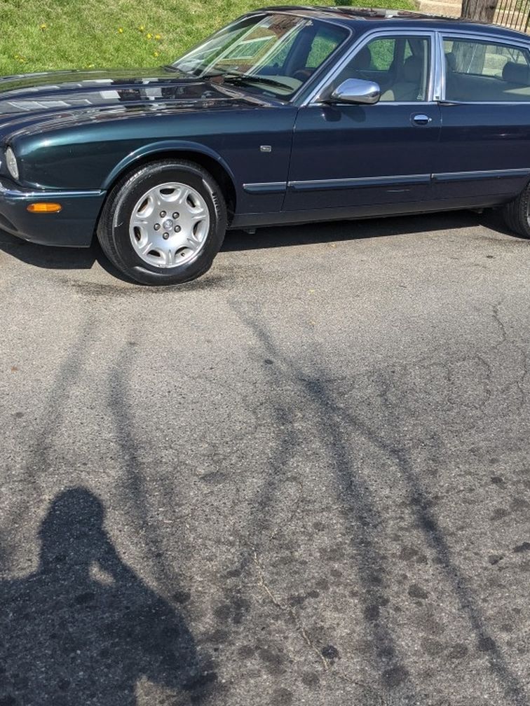 2001 Jaguar XJ8