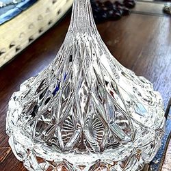 Vintage Shannon Crystal Designs of Ireland Handcrafted Kiss Candy Dish w Lid