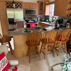 4 Wooden Counter Top Stool