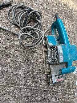 Makita Model 9924B Belt Sander