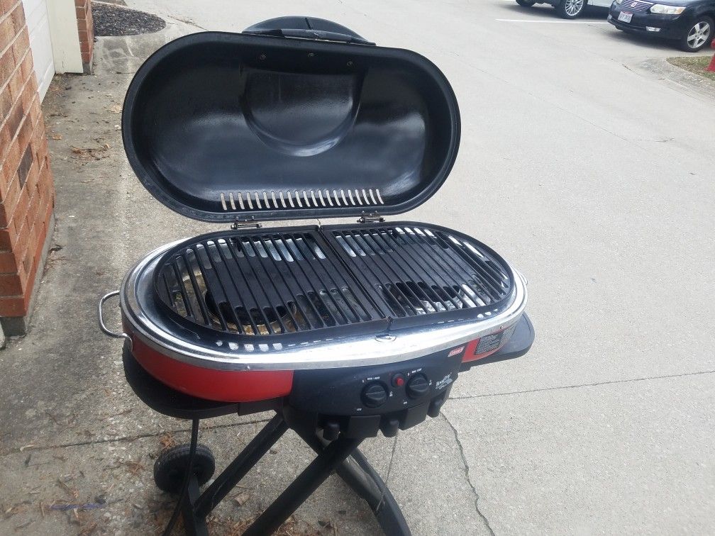 Coleman RoadTrip LXE Portable 2-Burner Propane Grill - 20,000 BTU