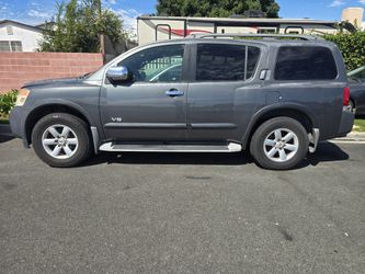 2010 nissan Amara. SUV. V8 auto.3 roll seats