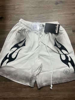 White hellstar short brand new size medium with bags and tags