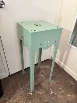Accent Table