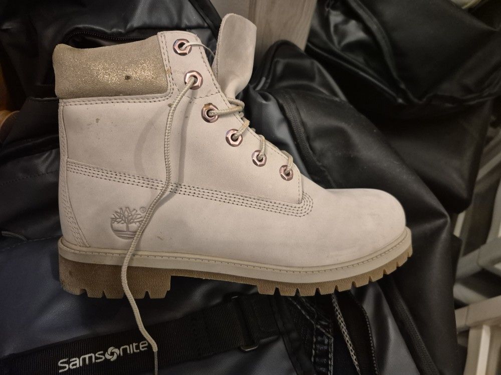 Women's Timbo's