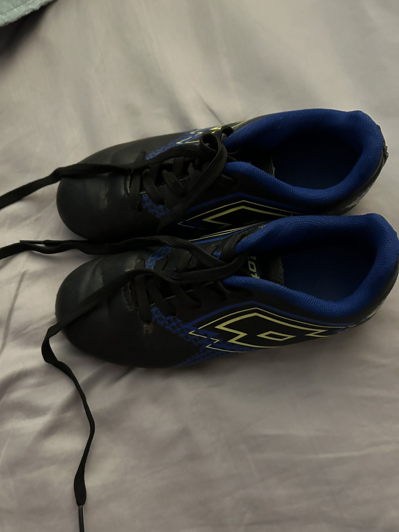 Boys Soccer Shoes Size 1