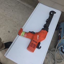 Milwaukee Caulk And Adhesive Gun