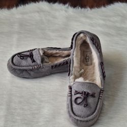 Women's Gray UGG Brett Suede Slippers Size 5 SN 1005531