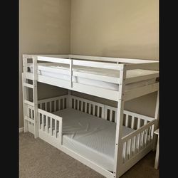 Twin Bunk Beds 