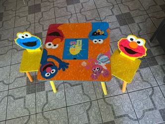 Elmo table and chairs