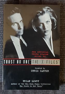 Trust No One - The Official Third Season Guide To: The X-Files. This book is in new conditions, never read. 
Created by Chris Carter. Brian Lowry.
***