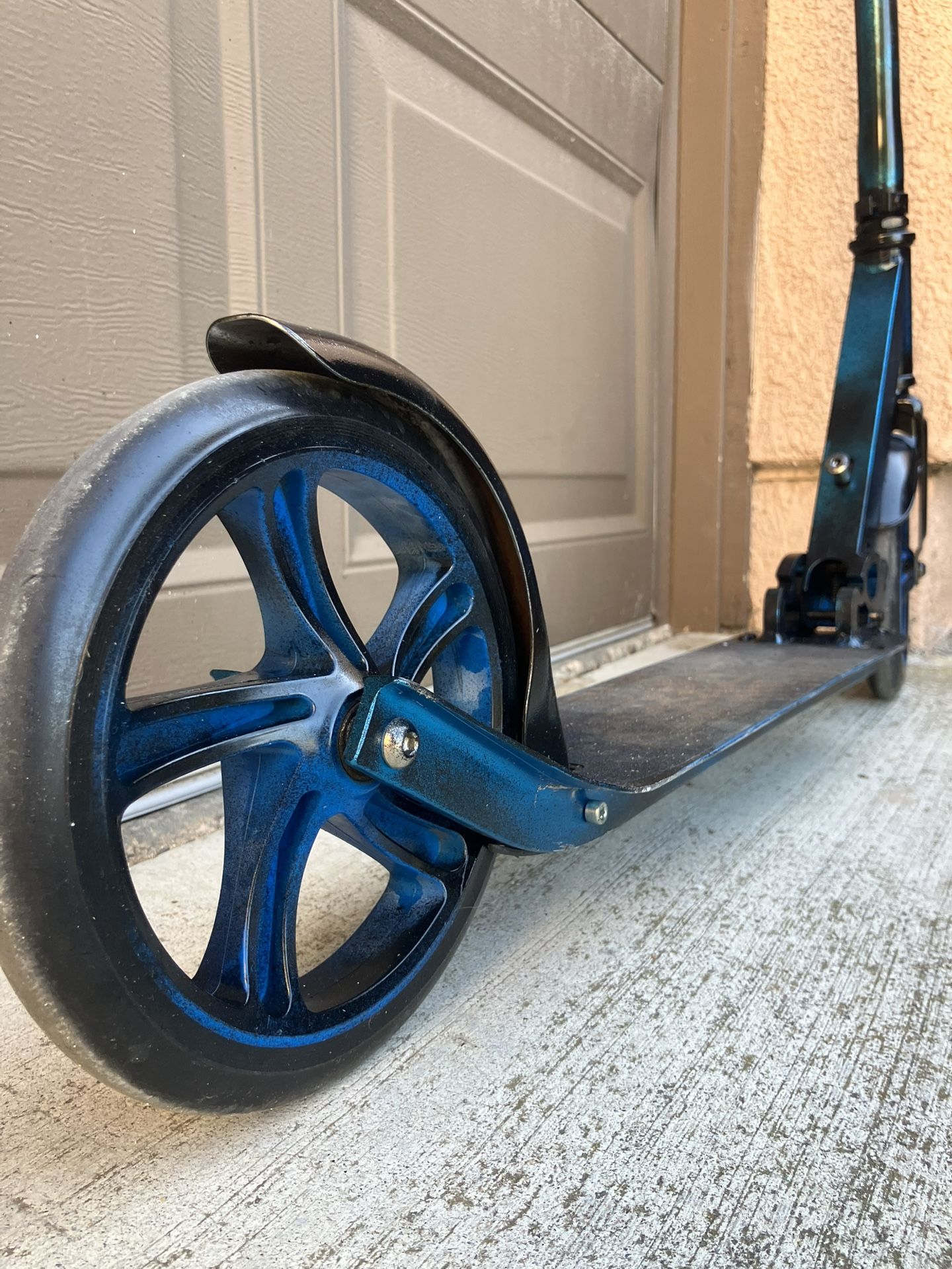 Razor scooter black and blue combo