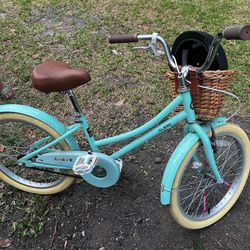Girls bike