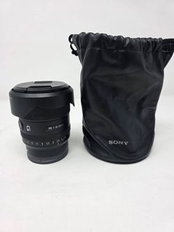 Sony FE 20mm f/1.8 G Lens (SEL20F18G), Hood, Cap & Pouch
