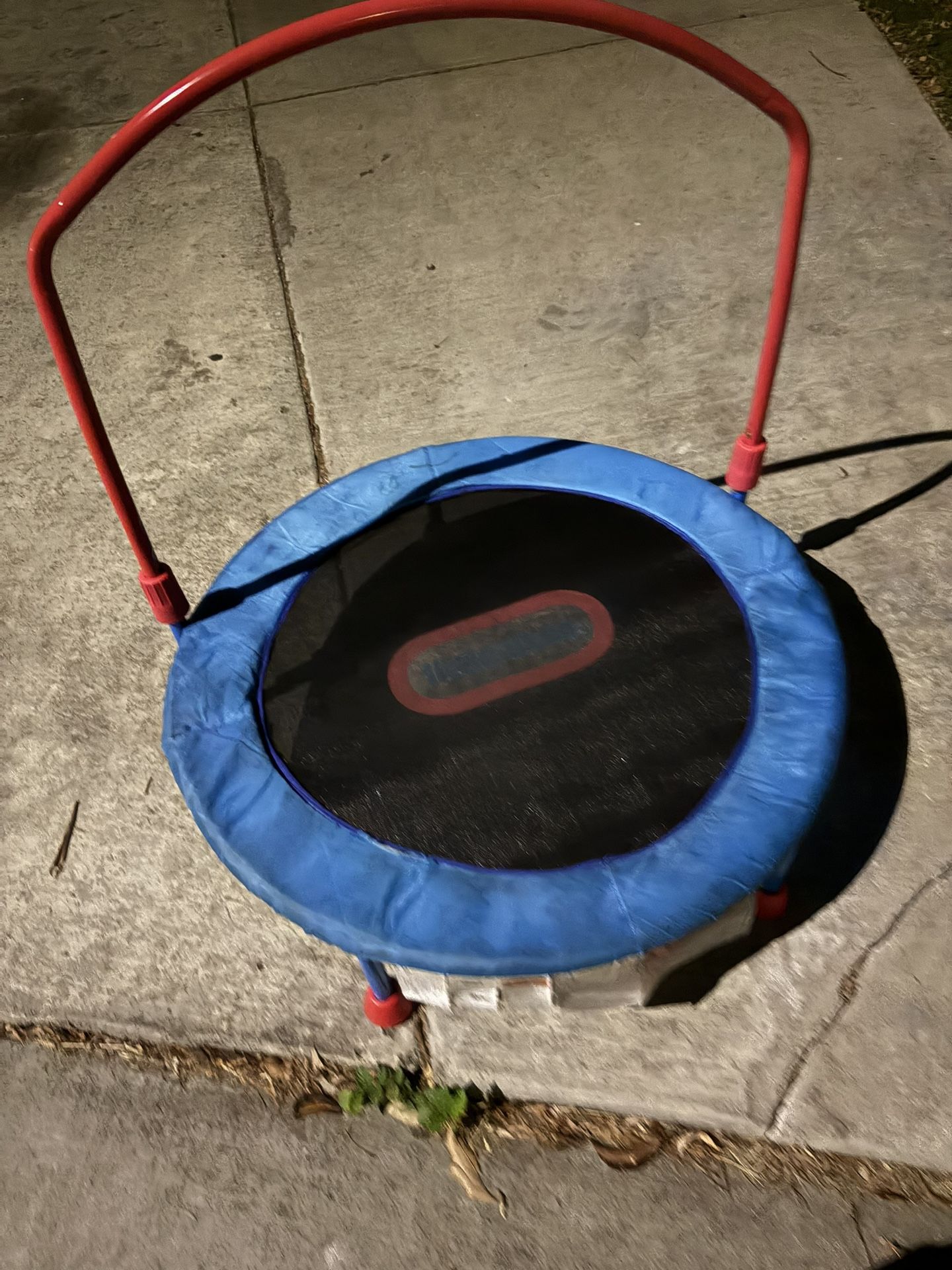 Kids trampoline