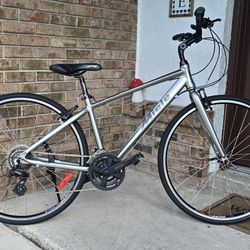 Bicycle 28 Full Aluminium Miele (Made In Canada) Excelent Shape 