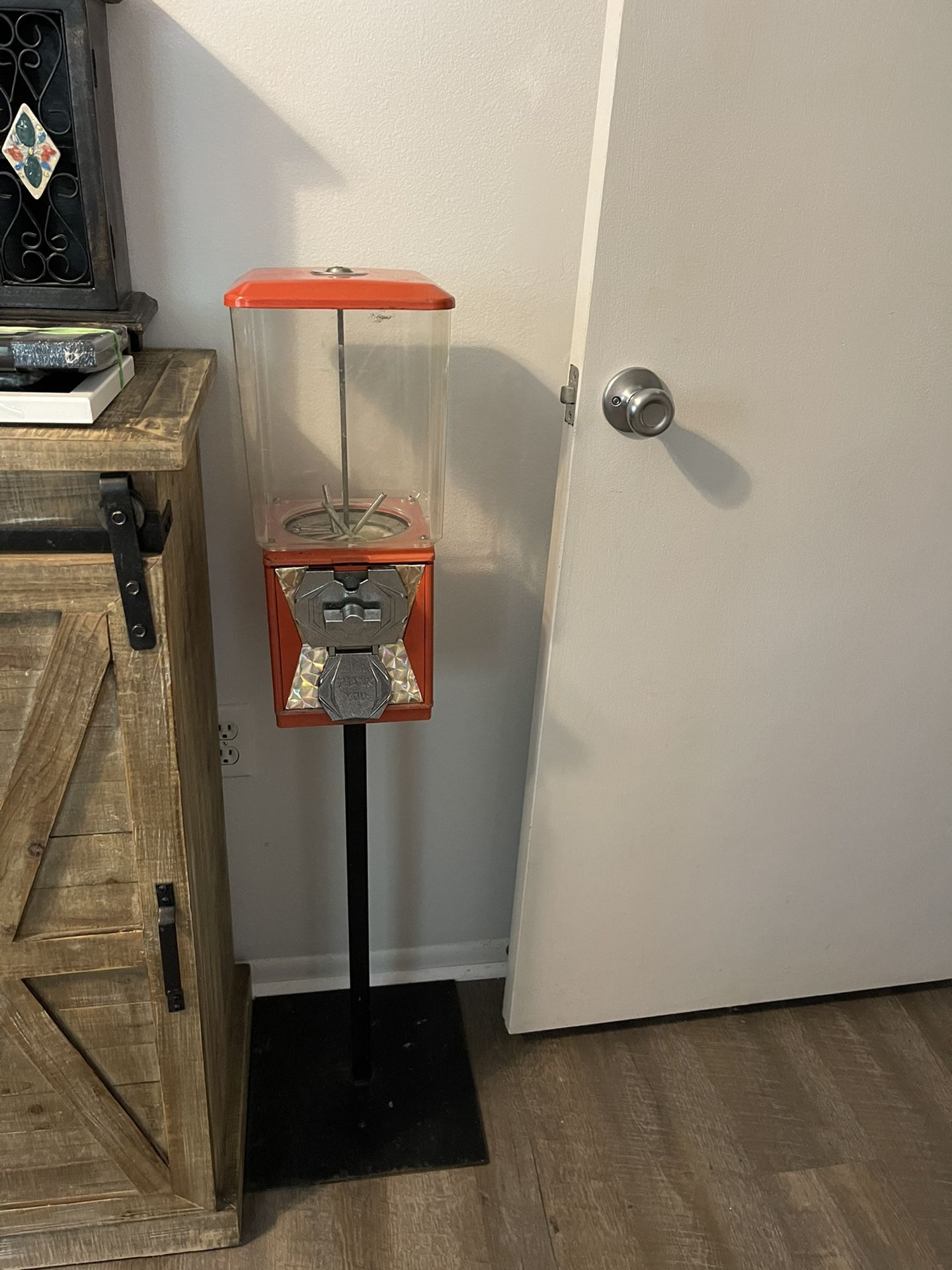 Vintage Gumball Machine Cool Decor