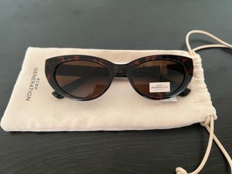 Brand New BCBGeneration Retro Cat Eye Sunglasses + Case