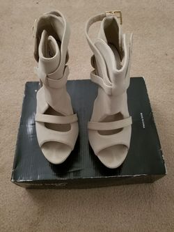 A brand new pair of High Heels from Diva DNA