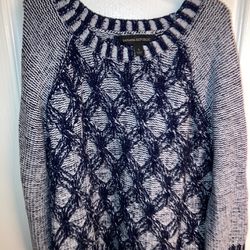 Banana Republic Navy And White Sweater Size Small