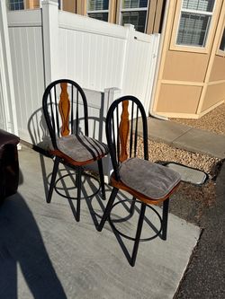 FREE 4 bar stools