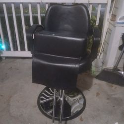 Barber  Chair  Like New Has Child Booster Seat As Well