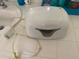 Baby wipes warmer and monitor