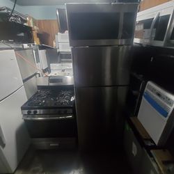 GE sets new condition warranty ready to drop off delivery,,all 3 pices $1350..stove fridge and microwave fridge come with ice maker