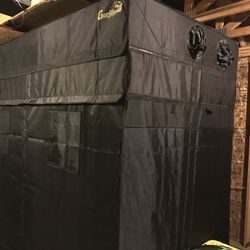 Gorilla Grow Tent