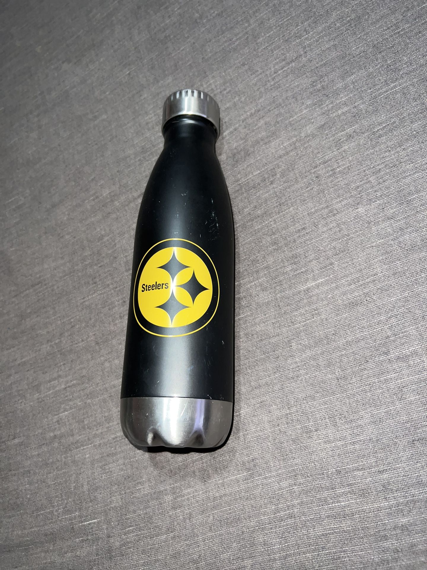Pittsburgh Steelers Stealth Color Rush Water Bottle for Sale in  Goodlettsvlle, TN - OfferUp